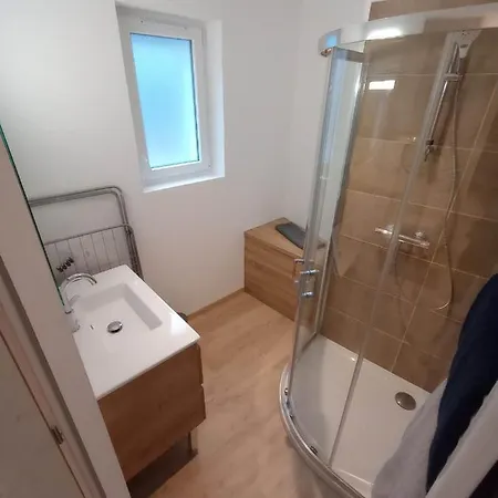 Neuf - Foret De Troncais بيت للعطل *